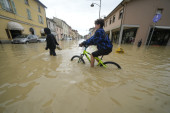 Katastrofalne poplave u Italiji: Najmanje 14 osoba poginulo,  ulice pretvorene u reke, više od 36.000 ljudi raseljeno iz svojih domova