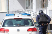 Maskirani upali ženi u kuću, pokušali da iznude 9.000 evra: Uhapšena trojica mladića u Kragujevcu