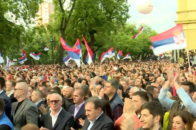 Predsednik Vučić pozvao građane na skup 26. maja: Srbija je budna i neće dozvoliti novu propast!