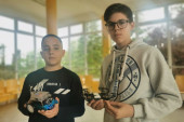 Mihajlo i Viktor su budućnost Srbije: Oni su mali robotičari iz Mrčajevaca koji već prave svoje dronove (FOTO)