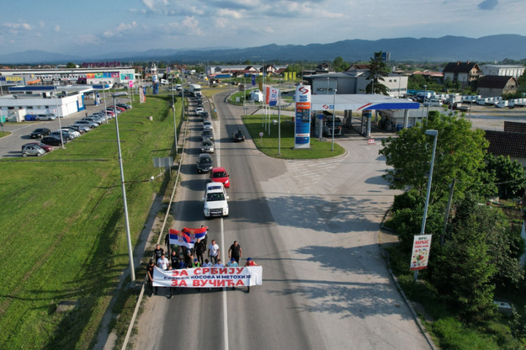 Prelaze 500 kilometara da bi stigli na skup podrške 26. maja: Od Kosova do Beograda - peške (FOTO)
