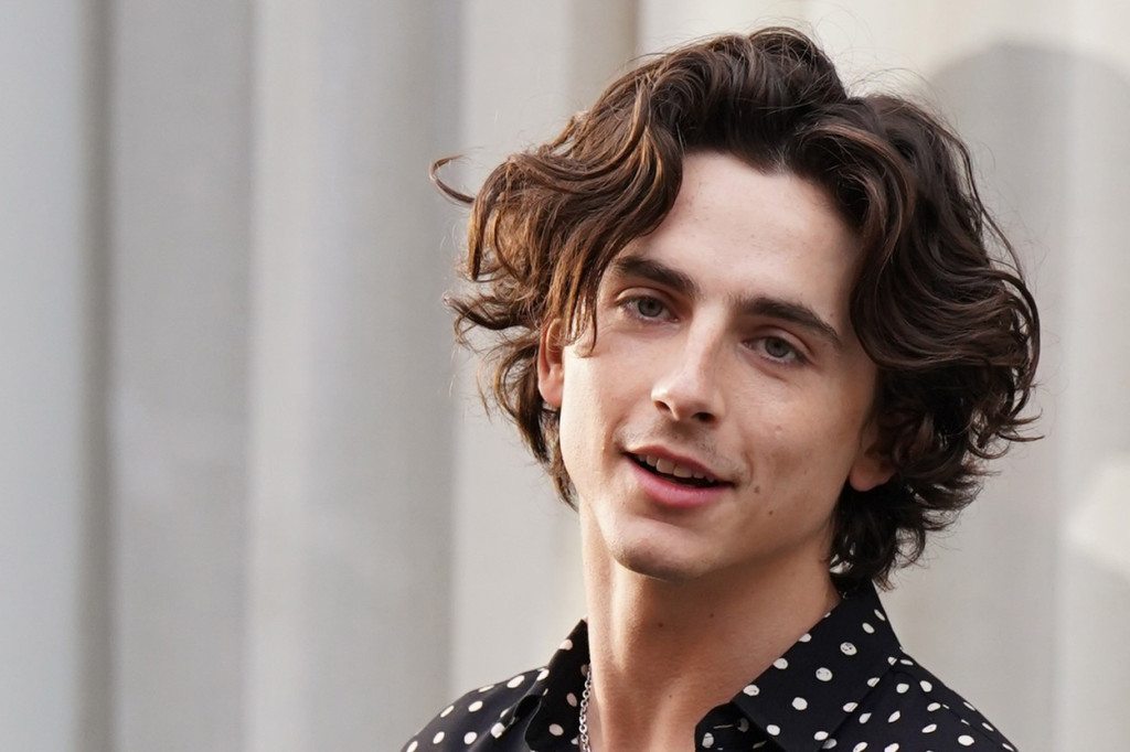 Poslušajte kako Timoti Šalame peva kao Bob Dilan u biografskom filmu o slavnom muzičaru: Zapanjujuće! (FOTO/VIDEO)