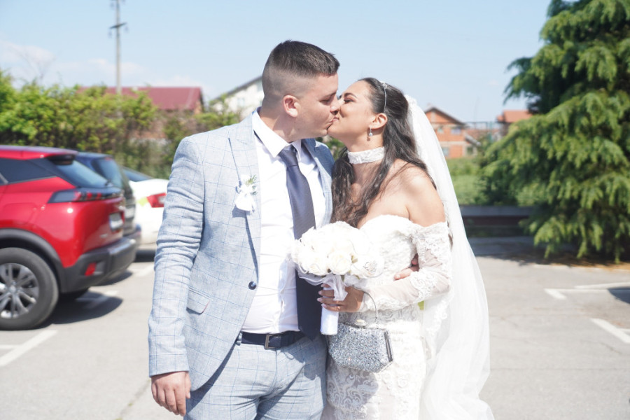 Evo kako će se zvati beba Marije Ramadanovski: Oglasila se Džejeva Andrijana o porođaju pevačeve ćerke!