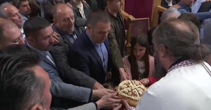 Srbi u Crkvi Svetog Nikole: Život u Prištini ide dalje