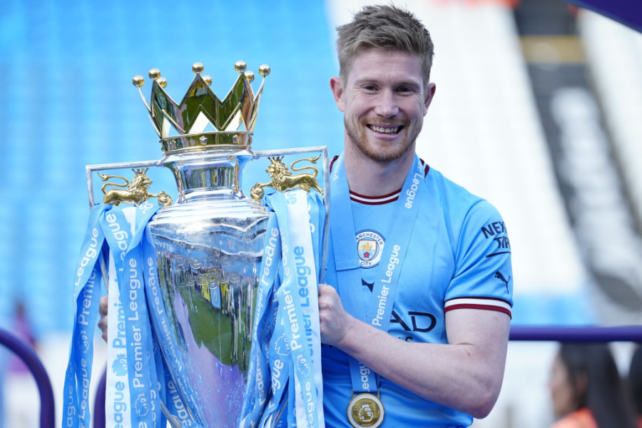 Srpski bedem među besmrtnima! Navijači izabrali - Vidić i Ivanović u najboljoj stranoj postavi Premijer lige (VIDEO)