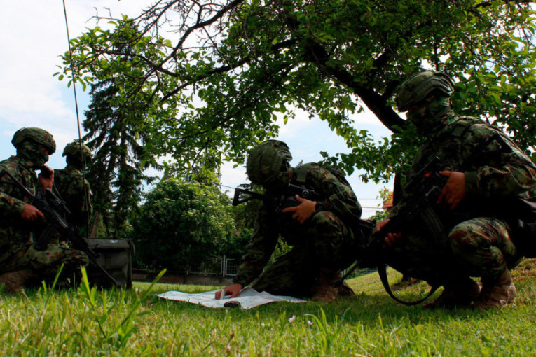 Združena taktička vežba Vojske Srbije i MUP-a od jutros na više lokacija: Uvežbava se izvođenje napadne operacije (FOTO)