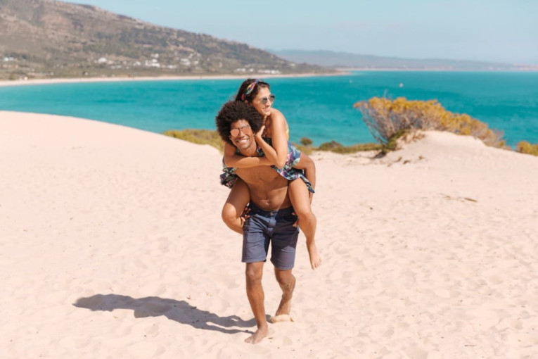 Plata 185.000 dolar! Tajanstveni milijarder traži par koji bi radio i živeo na njegovom ostrvu, ovo su uslovi