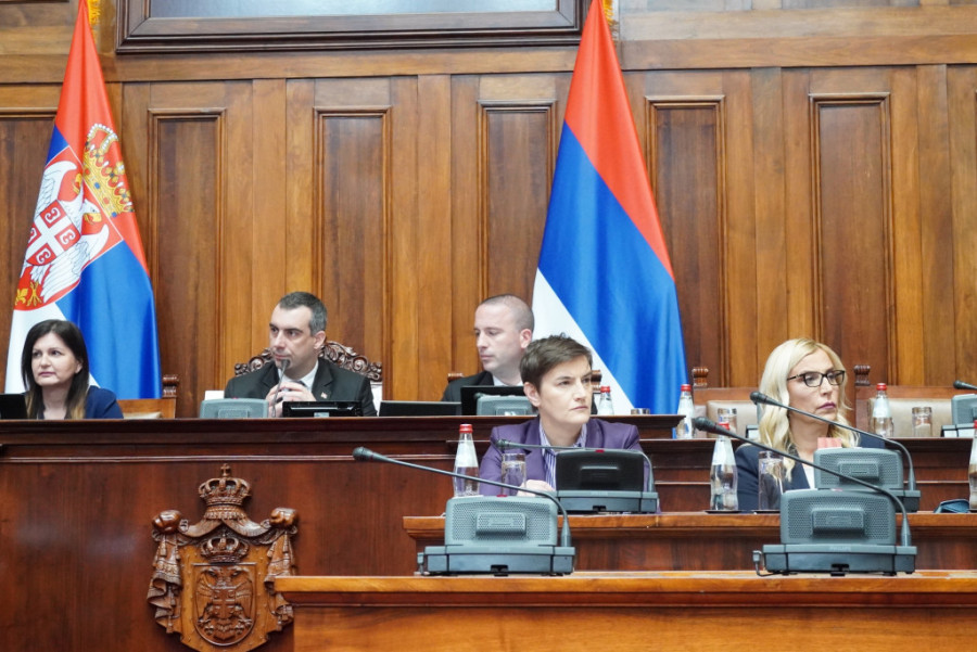 Brnabić: Puno poštovanje za građane koji protestuju, smetaju mi pozivi opozicije na nasilje i njihovo nasilje nad drugim građanima