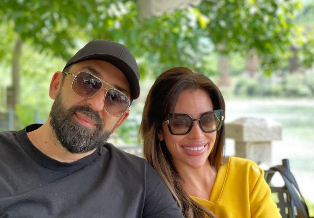 Mina ni u trudnoći ne odustaje od treninga: Devojka Ognjena Amidžića se fotografisala u teretani, opisom sebe nasmejala sve (FOTO)