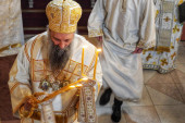 Patrijarh Porfirije darivao svoje stipendiste u Pećkoj patrijaršiji