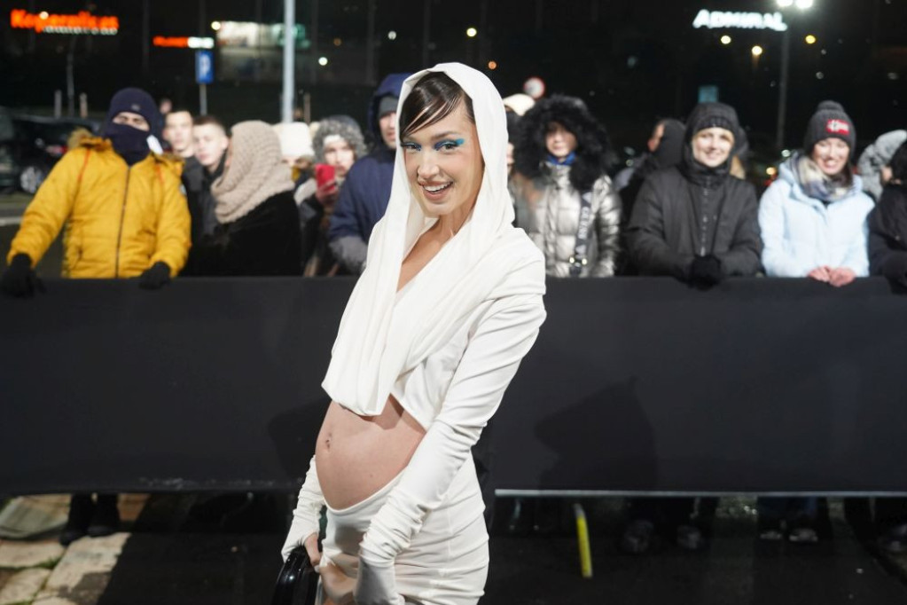 Porodila se Lea Davogić: Ovo je ime dala bebi, a evo što se nećkala kad je trebalo da se vrati kući! (FOTO)