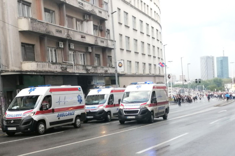 "Za Srbiju! Kosovo i Metohija za Vučića"! Srbi sa Kosova stigli na miting, nose transparent sa jakom porukom! (FOTO/VIDEO)