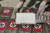 Peruanska policija zbunjena: Kokain umotan u nacističku svastiku, reč Hitler ugravirana u pakete