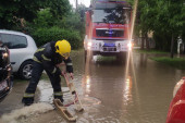 Zbog obilnih padavina poplavljeni putevi u Beloj Vodi, Kukljinu i Koševima, slično u Trsteniku i Smederevu (VIDEO)