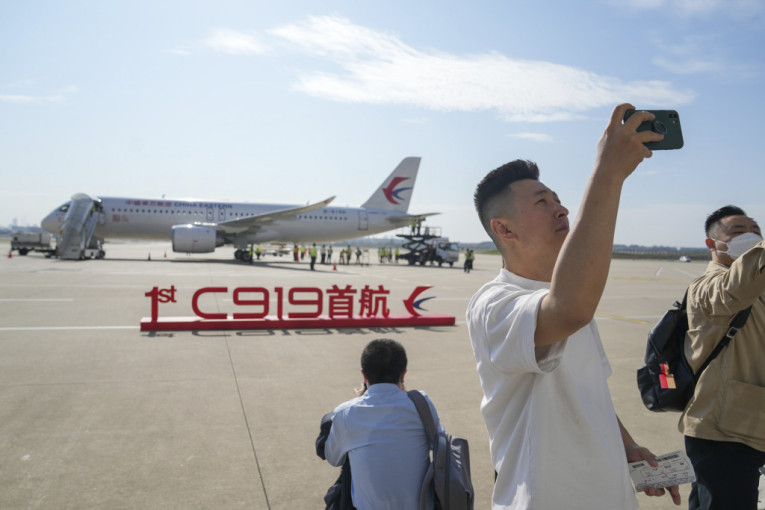 Novi takmac na tržištu civilnog vazduhoplovstva: Prvi komercijalni let kineskog putničkog aviona C919