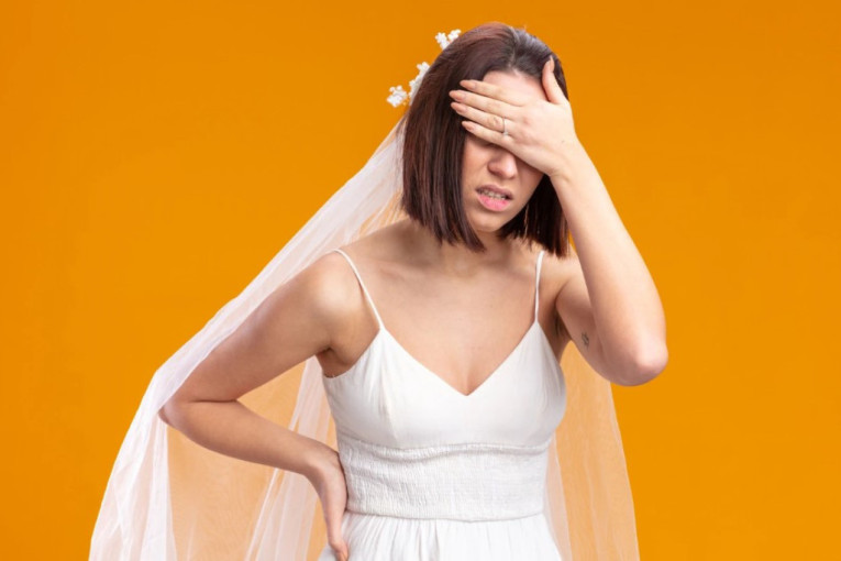 Osramoćena mlada izjurila s venčanja i zatražila razvod: Utehu joj pružio mladoženjin brat