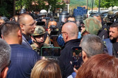 Srpska lista prenela KFOR-u zahtev da se specijalna policija hitno povuče iz opština