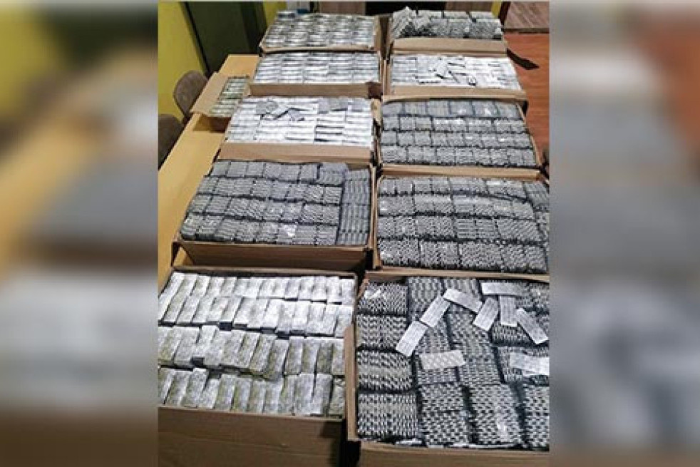 "Reno" pun lekova: Policija u Kovinu pronašla 46.329 blistera tableta sa liste psihoaktivnih supstanci!