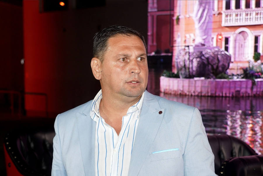 Taki urnisao Anitu Stanojlović: Ona je obična utorak-devojka, hotelska dama i lažna lezbejka!