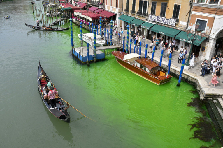 Otkriveno zbog čega je voda u Veneciji pozelenela (VIDEO)