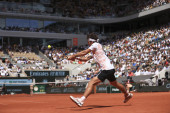 Neviđena senzacija na Rolan Garosu! Ispao Novakov najveći rival u Parizu, otvoren put do trofeja!