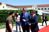 Kratak i dobar razgovor: Vučić sa Zelenskim i Betelom na Samitu u Moldaviji
