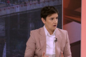 Premijerka Brnabić: Ivan Ivanović, koji godinama vređa Rome, Muslimanke i LGBT populaciju je pristojna i nenasilna Srbija?