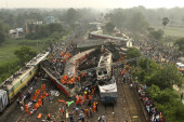 Zašto vozovi tako često ispadaju iz šina u Indiji? (VIDEO)