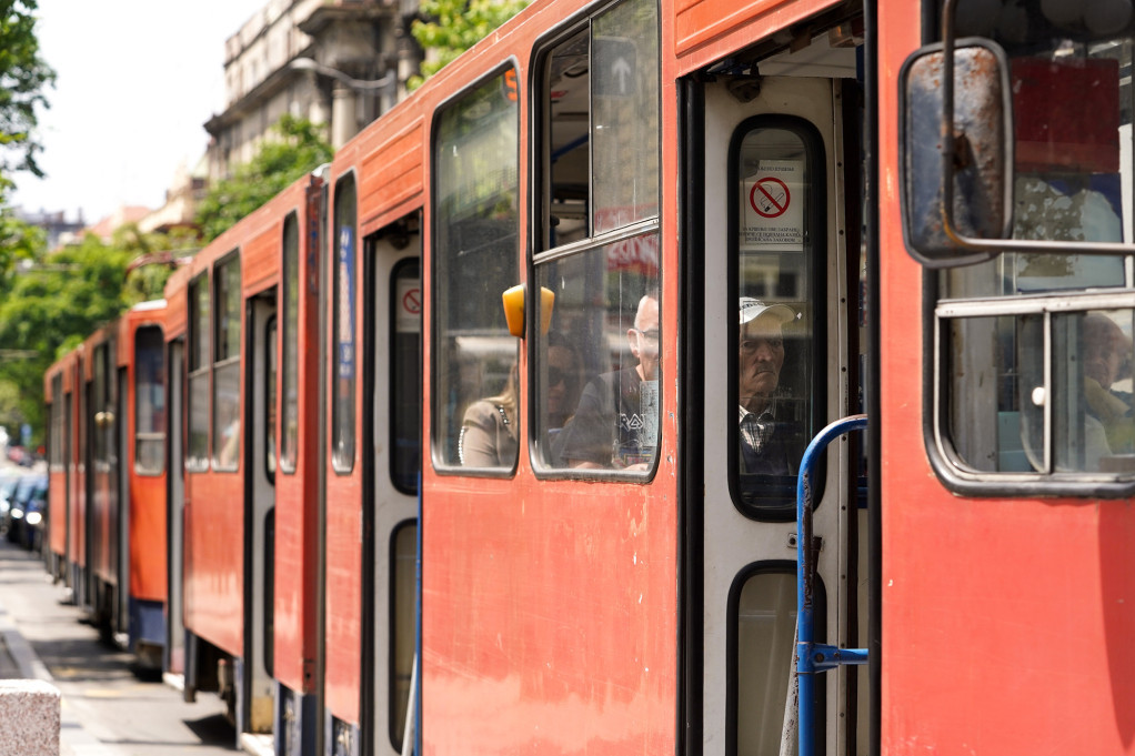Vozačicu tramvaja u Beogradu pretukao bivši muž! Napravio zasedu na poslu pa krvnički nasrnuo