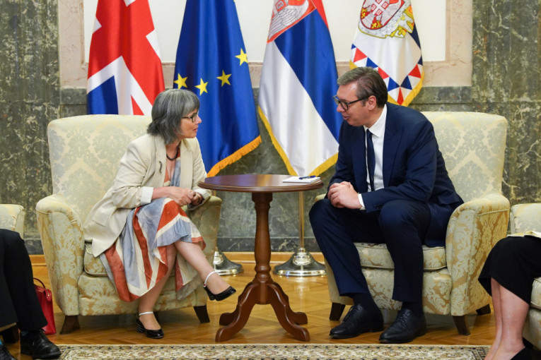 Predsednik Vučić primio u oproštajnu posetu ambasadorku UK: Pokrenuto nekoliko zajedničkih projekata