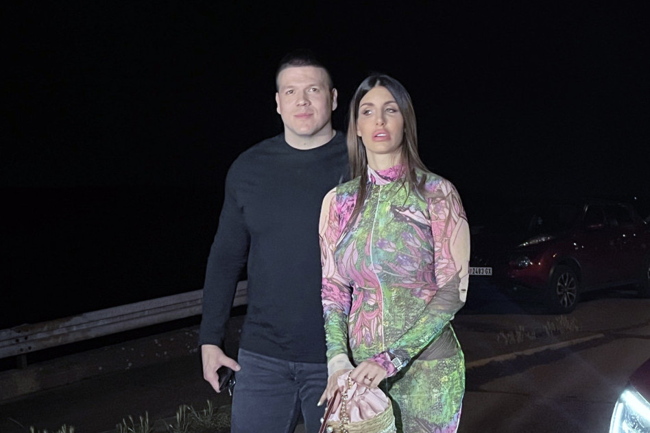 Jelena i Sloba Radanović prvi put u javnosti nakon incidenta sa njenim bivšim mužem: Pevaču zastala knedla u grlu zbog ovoga (VIDEO)