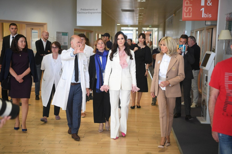 Tamara Vučić sa Bridžit Makron u Parizu: Supruga predsednika Srbije posetila vodeći onkološki centar u Evropi (FOTO)