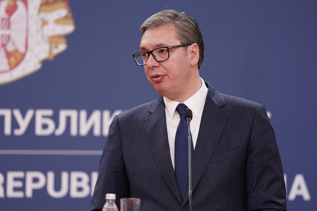 Vučić o neredima u Francuskoj: U potpunosti sam uz francusku vladu i Makrona - nadam se da će se uspešno izboriti sa svim što se dešava