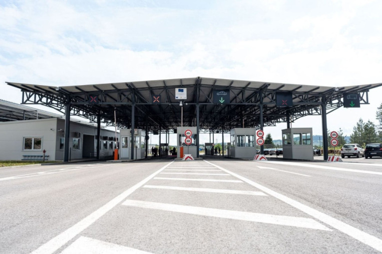 Čačanin proveo 13 sati na granici zbog neplaćene kazne! Put na more pretvorio se u pakao: "Deca plakala u kolima bez hrane i vode"