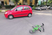 Smrtonosni Tik-Tok izazov stigao u Srbiju: Deca izleću biciklima pred automobile i to u kolonama! Vladimir iz Futoga zamalo zgazio dete