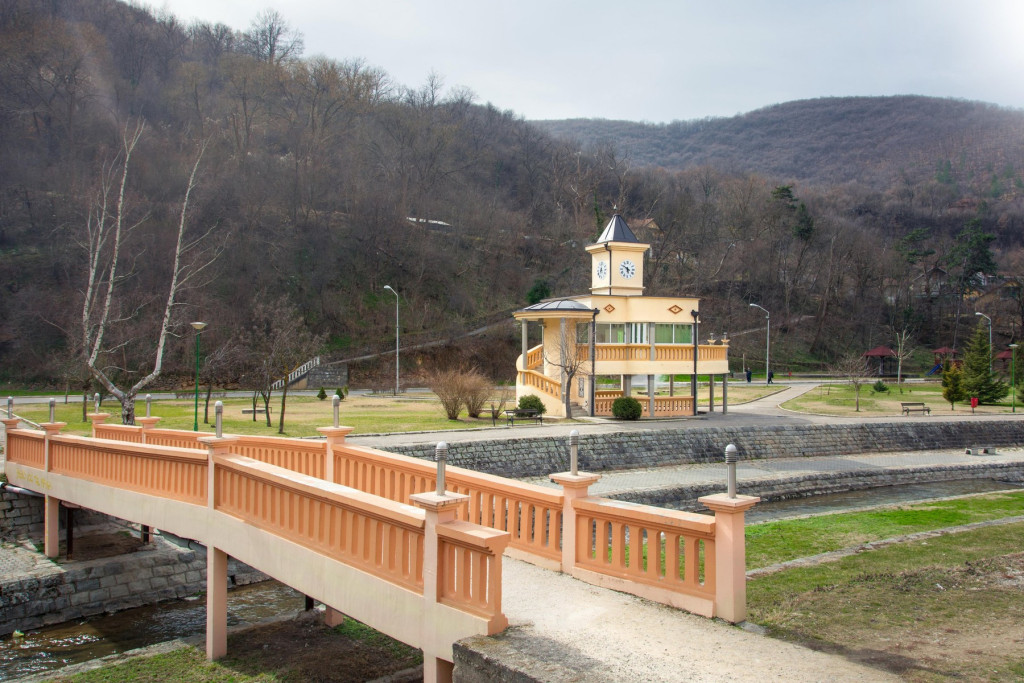 KOJU BANJU DA IZABERETE Detaljni vodič za besplatne banje u Srbiji: Njihova topla voda i lekovito blato leči reumu, kosti i prelome (FOTO)