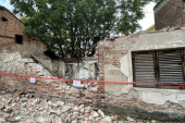 Ruše se zapušteni objekti u strogom centru Čačka: Vrši se parterno uređenje prilaza do Rimskih termi (FOTO)