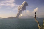 Proradio jedan od najopasnijih vulkana: Sedam erupcija na Anak Krakatauu (VIDEO)