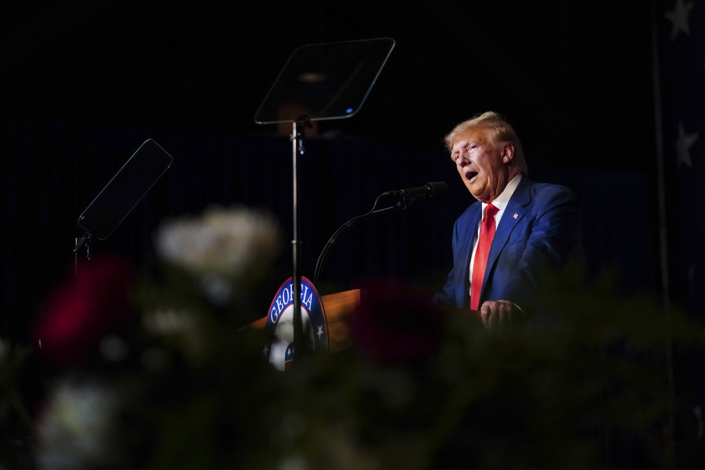 Sedmica u svetu: Katastrofa u Hersonu, marsovski Njujork, napad u Francuskoj i Trampova optužnica