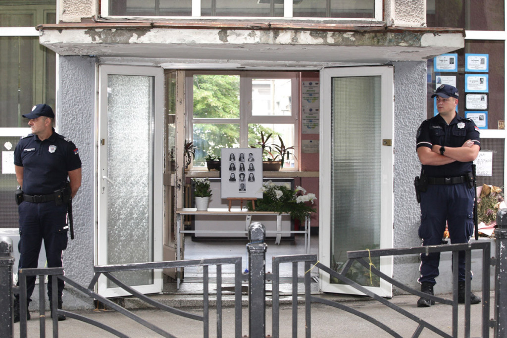 Majka dečaka koji je počinio masovno ubistvo vraćena sa graničnog prelaza zbog istrage, MUP traži jednu zabranu