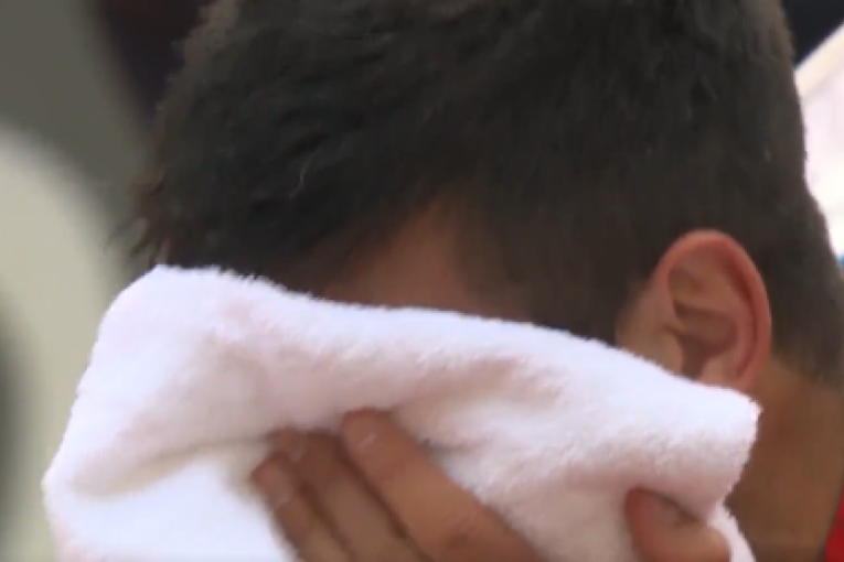 Novaku proradile emocije! Đoković je samo pokrio glavu peškirom, bilo je i suza! (VIDEO)