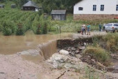 Borba sa vodom je trajala celu noć: Katastrofalna situacija u Lučanima i Ivanjici nakon nevremena - pričinjena je ogromna šteta!