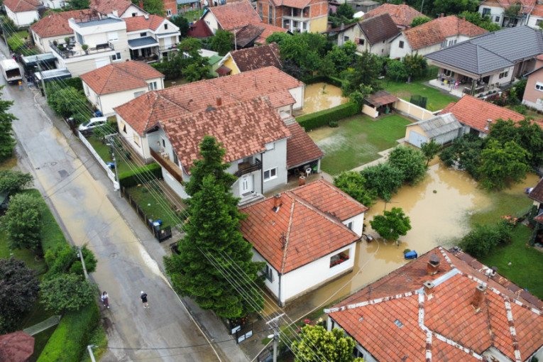 Poplave u Srbiji: Vanredna situacija proglašena je u 56 gradova i opština, evakuisano više od 300 ljudi!