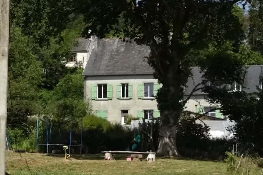 Devojčica (11) sedela na ljuljaški kada ju je upucao komšija: Zločin potresao mirno selo u Francuskoj
