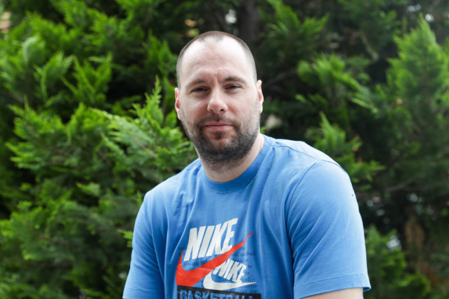 Zvezdan Slavnić ponovo ulazi u rijaliti? Objavom je zaintrigirao sve, njegove reči se već komentarišu (FOTO)