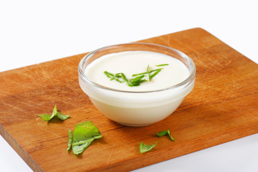 Ovako se pravi najbolji sos za Cezar salatu: Odlično se slaže i sa ostalim salatama, ali i mesom