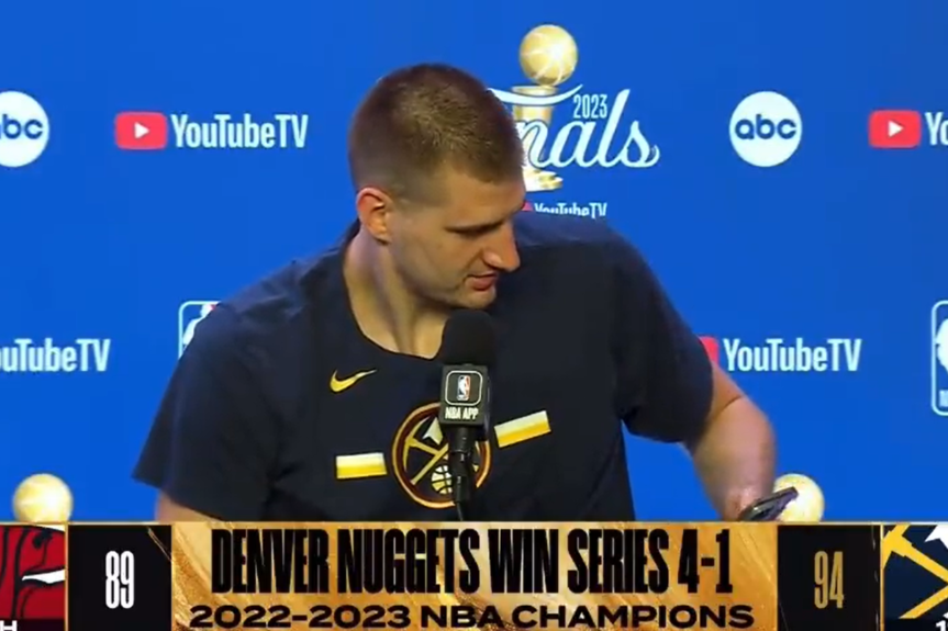 Jokića pitali za Novaka posle titule: On uzeo telefon, pa nasmejao prisutne - Dobar je osećaj sada biti Srbin!