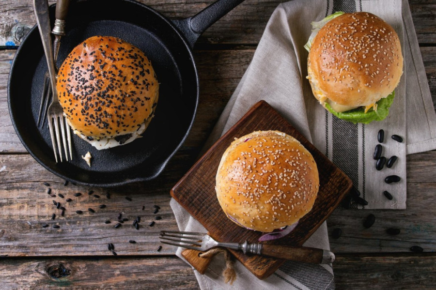 Recept dana: Domaće burger pecivo, mekše nego kupovno, dobro za sendvič, još bolje za pljeskavicu