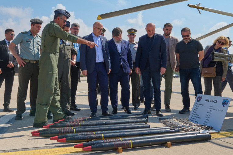 Vučević obišao vazduhoplovnu bazu "Andreas Papandreu" na Kipru