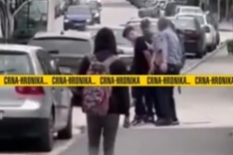 Osvanuo i snimak hapšenja učenika koji je upucao nastavnika u školi u BiH (VIDEO)